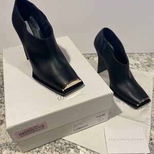Stella McCartney Black Heeled Shoes with Gold Accents